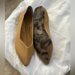 Ballet pointe toe flats by Rothy’s